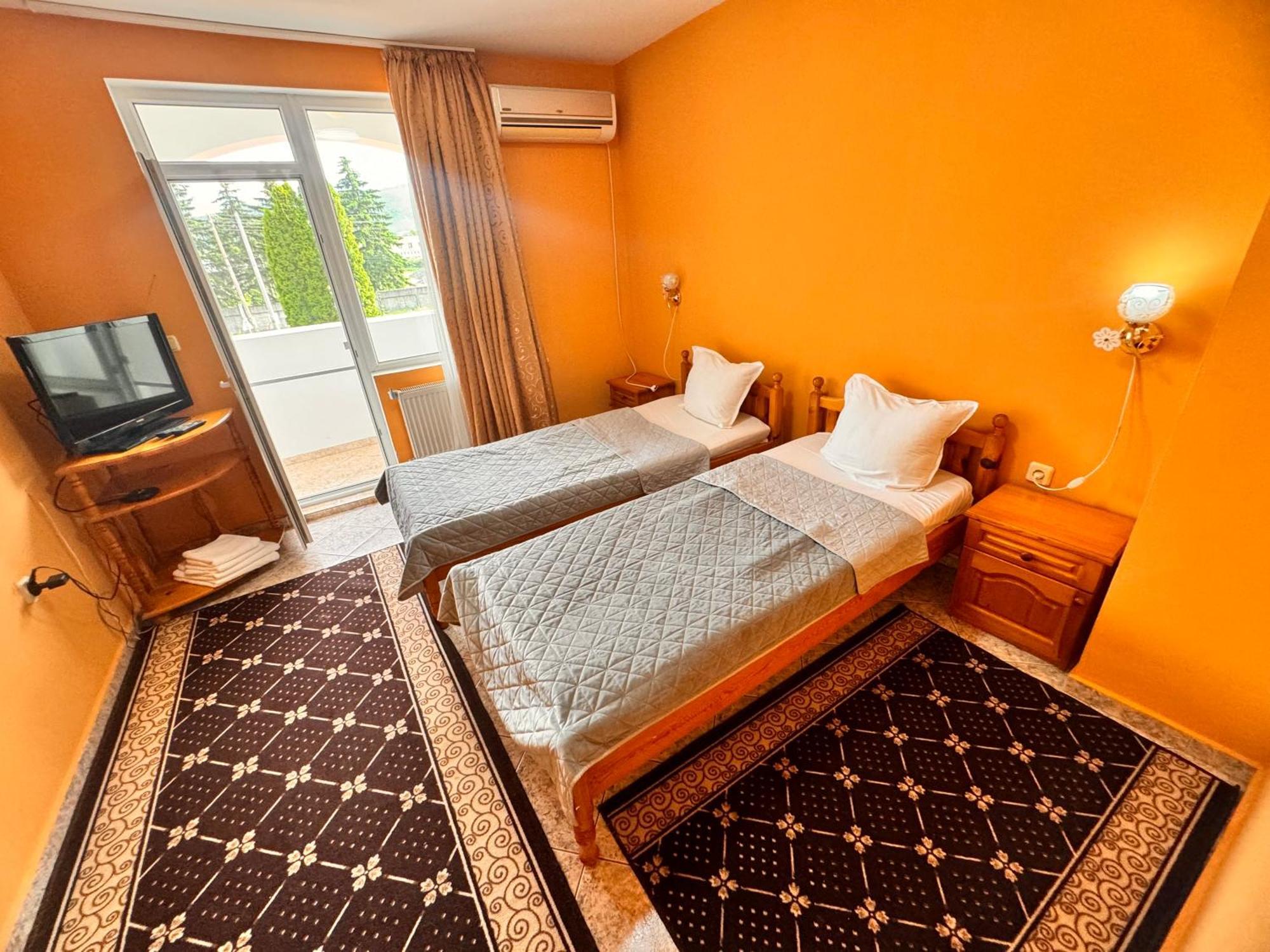 Motel International Berkovitsa Eksteriør billede