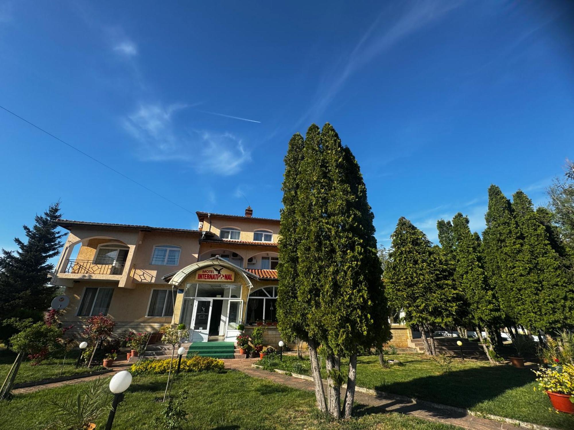 Motel International Berkovitsa Eksteriør billede