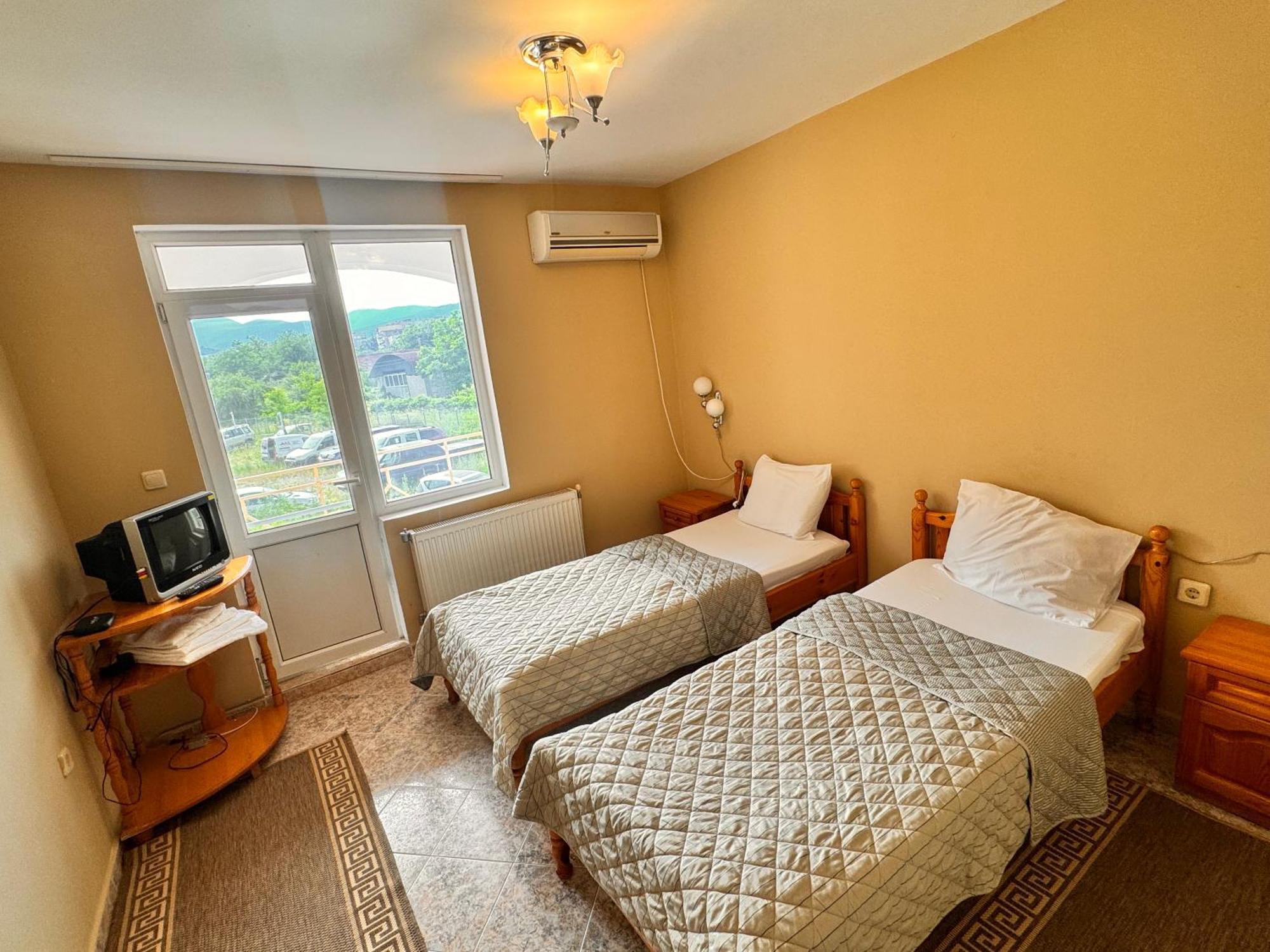 Motel International Berkovitsa Eksteriør billede