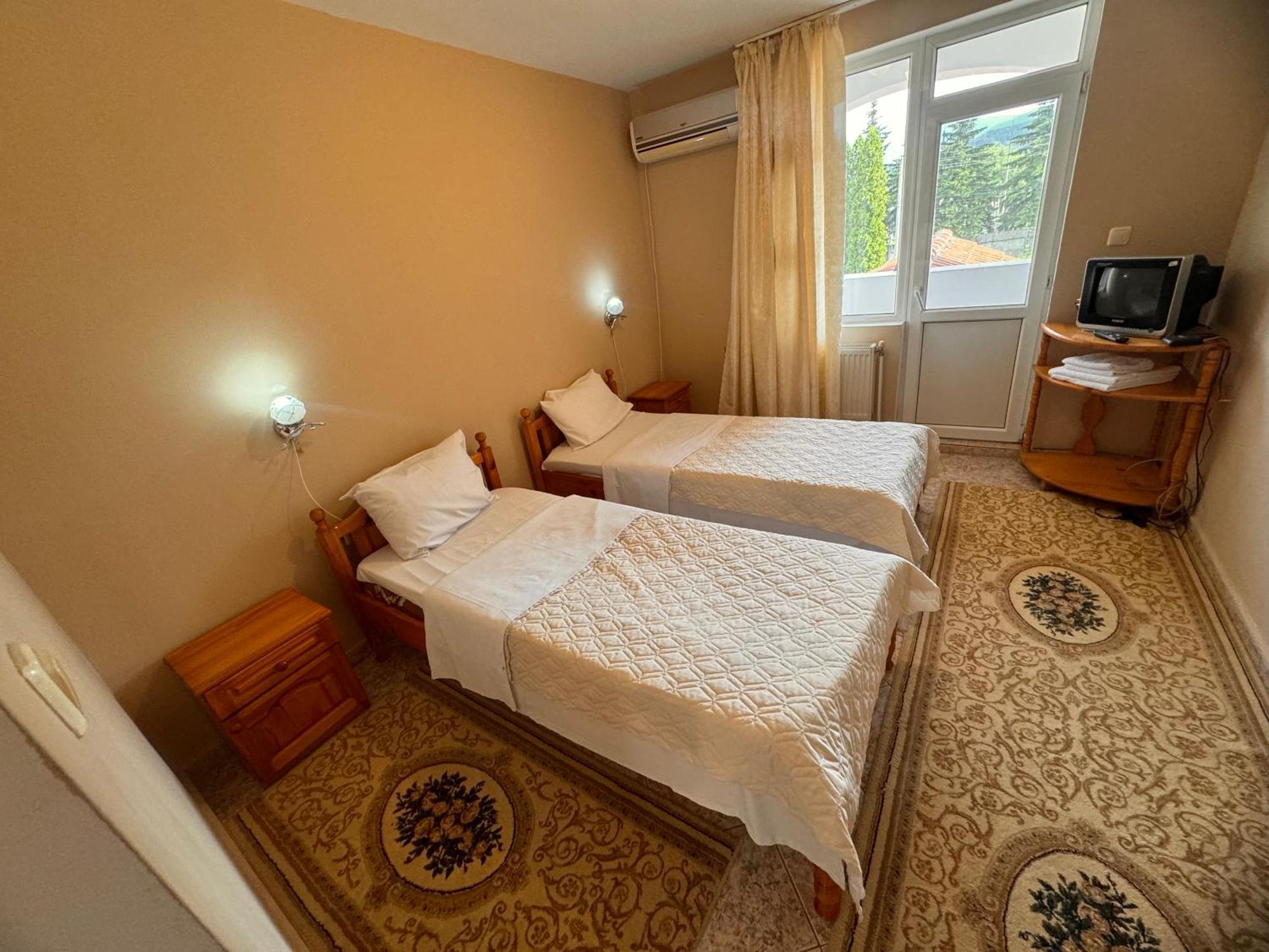 Motel International Berkovitsa Eksteriør billede