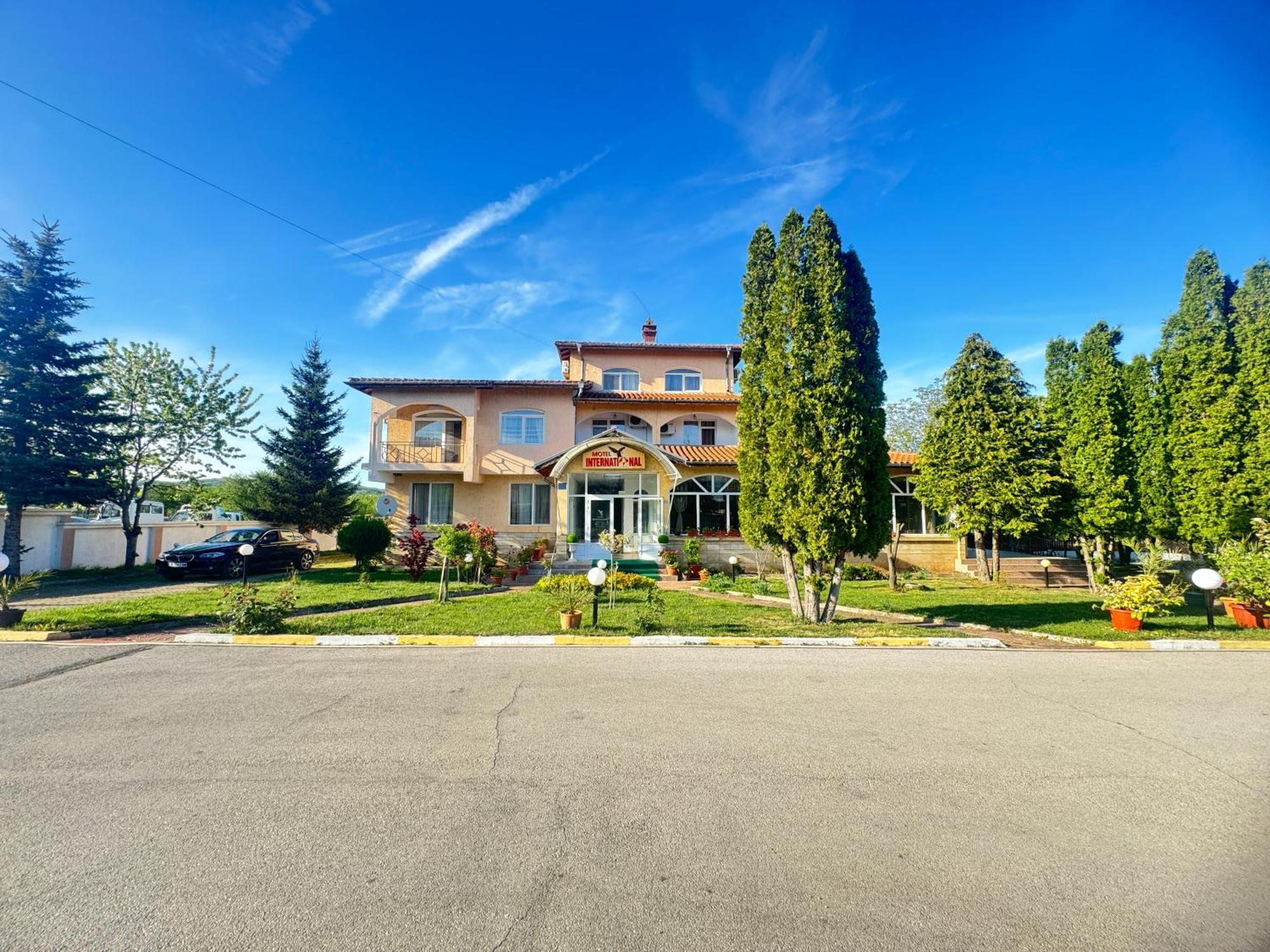 Motel International Berkovitsa Eksteriør billede